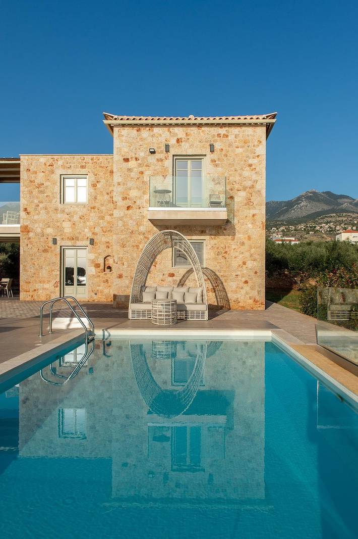 Location de vacances pour 5 personnes, avec jardin et vue sur l’océan, adapté aux familles dans Stoupa - 2