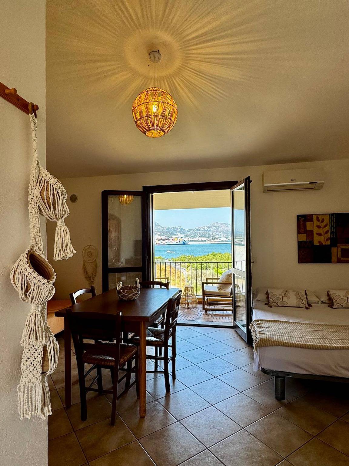Entire apartment, Studio Boho by Propertize in Olbia, Gallura