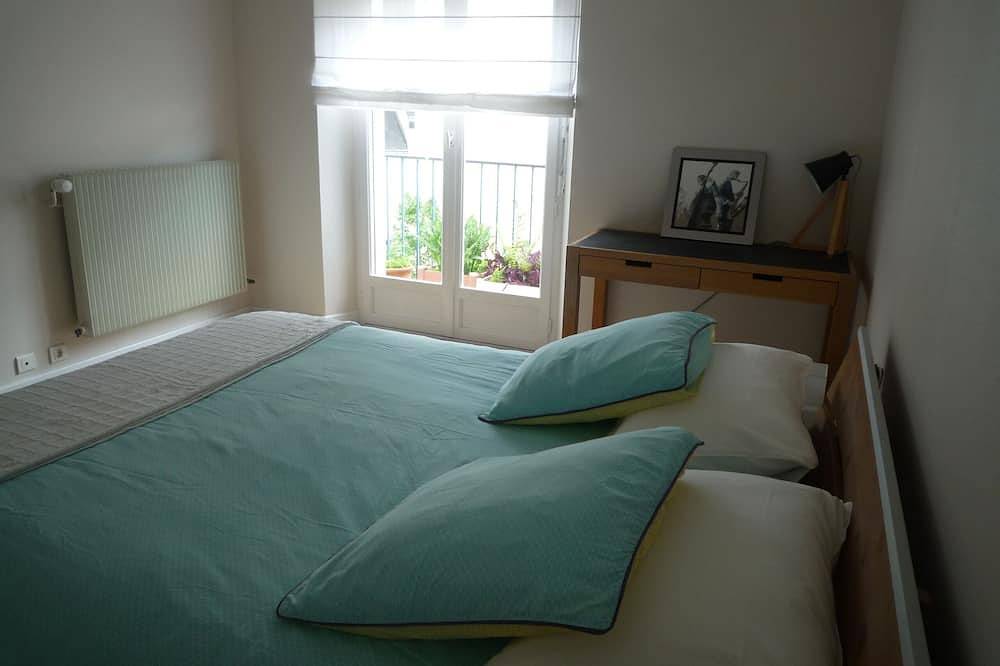 Apartamento entero, Large bright apartment with garage Centre Quimper in Quimper, Region de Quimper