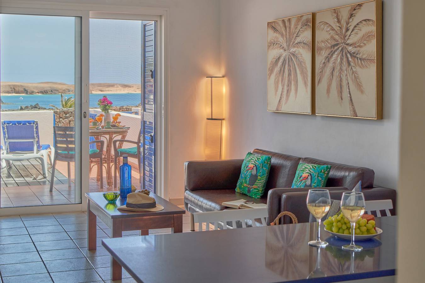 Entire apartment, Vacation 'Duplex Ilic Sea Views, Front Line' with Private Pool, Private Terrace and Wi-Fi in Playa Blanca, Yaiza