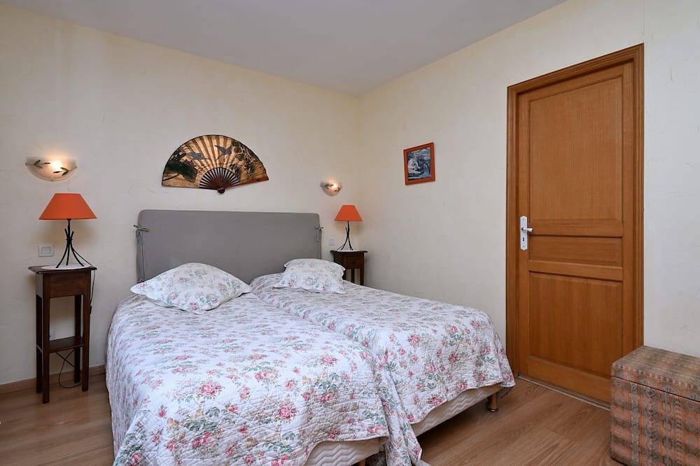 Bed and Breakfast 'Chambre Rhododendron' con vistas a la montaña, terraza compartida y Wi-Fi in Guchen, Parque nacional de los Pirineos