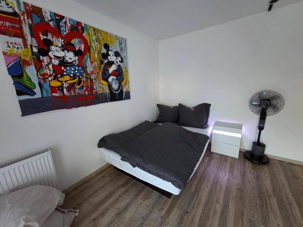 Appartement entier, All-In Rhein-Main - Pool, Sauna, Fitness & Workspace! in Ginsheim-Gustavsburg, Hesse du Sud