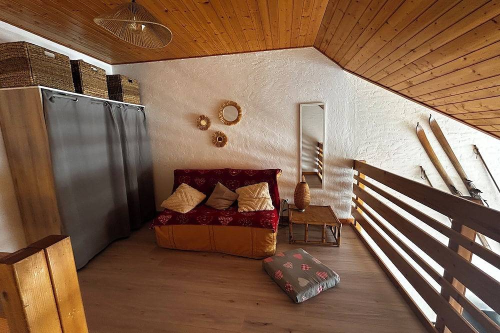 Ganze Wohnung, Cosy duplex in the Haut-Jura with detached garage. in Prémanon, Regionaler Naturpark Hochjura