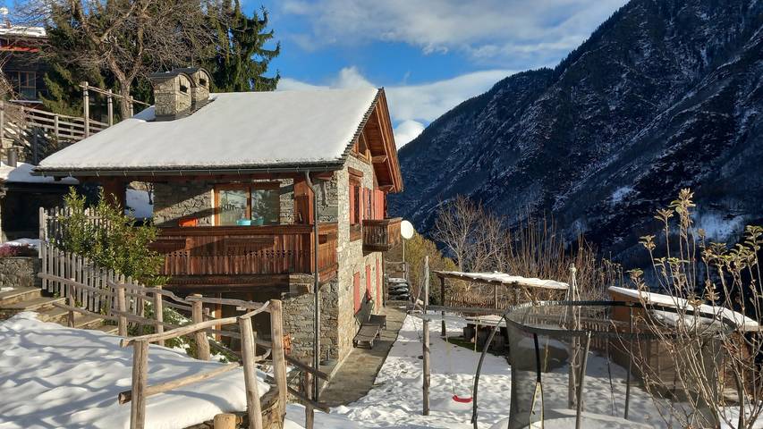 Baita per 6 persone, con giardino in Lombardia