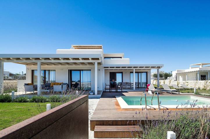 Casa vacanza per 8 persone, con Terrazza e Piscina a Marzamemi