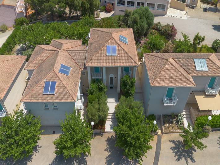Holiday home for 11 people, with terrace and pool, with pets - 1