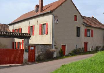 Chambre d’hôte pour 4 personnes, avec jacuzzi ainsi que piscine et jardin à Mancey