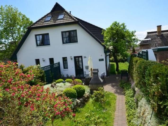 Ferienhaus für 8 Personen, mit Garten in Groß Zicker