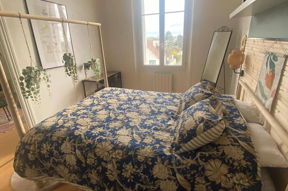 Entire apartment, A cocoon in the presbytery (with private parking) in Caen, Caen region