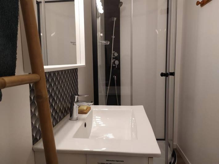 Gîte pour 2 personnes, avec vue ainsi que jardin et terrasse dans Tuffalun - 4