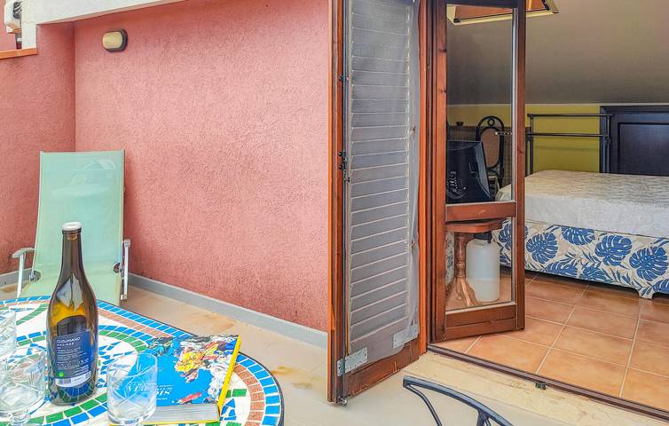 Entire holiday apartment, Luxury Sea View Apartment with Pool & Parking in Sant'Onofrio (Sizily), Trabia