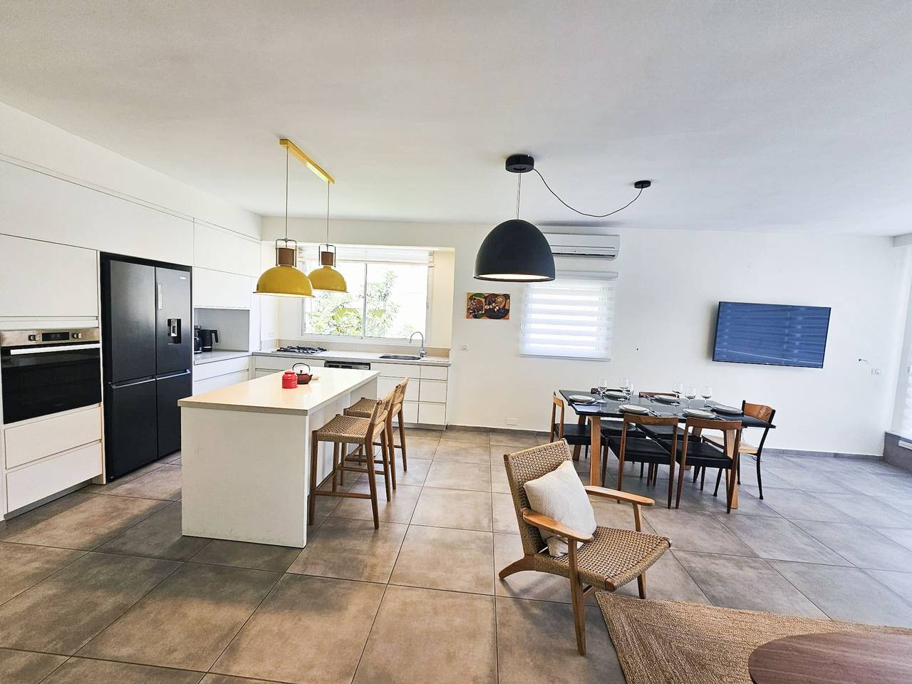 Ganze Wohnung, Spacious Quiet 2Br & Parking City Center by Feelhome in Tel Aviv, Bezirk Tel Aviv