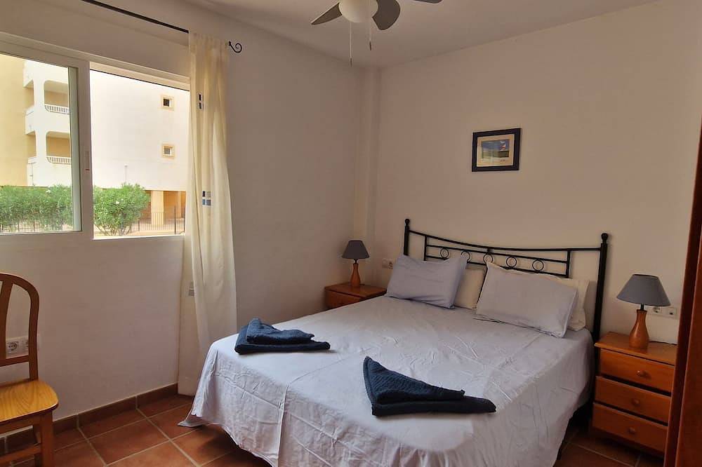 Apartamento entero, Apartamento con fantásticas vistas, a 400 metros del mar, 2 dormitorios, 5 personas. in El Pinar de San Gines, Cartagena