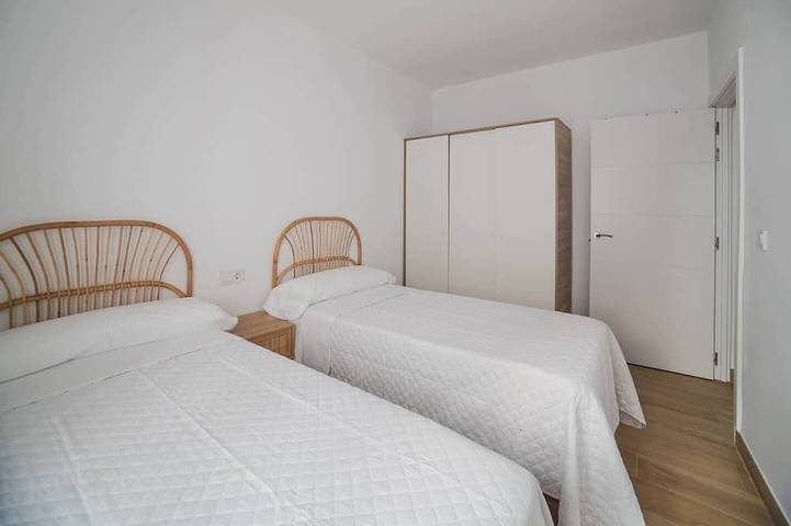 Entire apartment, Downtown Apartment with Courtyard, 40, Ground Floor in Algeciras, Costa de la Luz