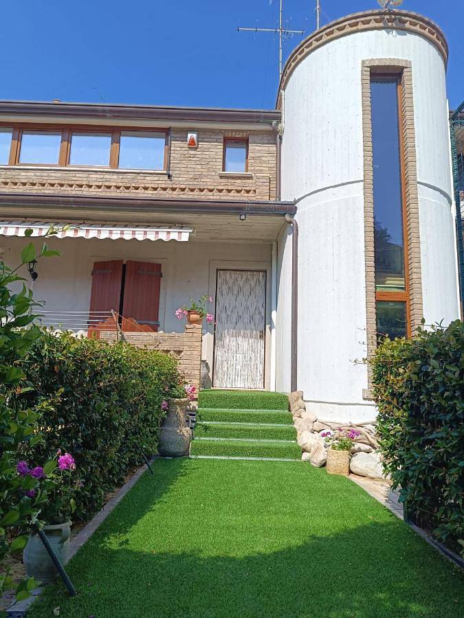 B&b per 2 persone, con Balcone e Terrazza nonché Giardino e Panorama a Rocca San Giovanni
