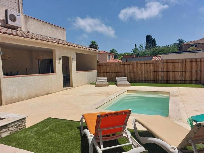 Appartement de vacances pour 10 personnes, avec Terrasse ainsi que Jardin et Piscine
