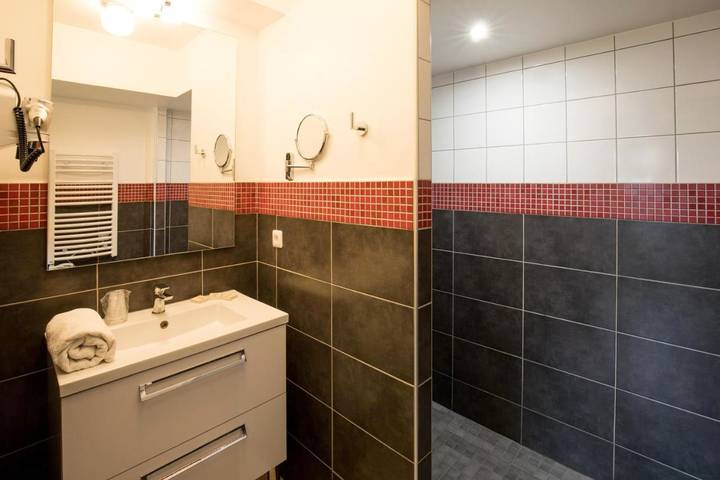 Hôtel pour 3 personnes, avec terrasse à Le Mêle-sur-Sarthe - 3