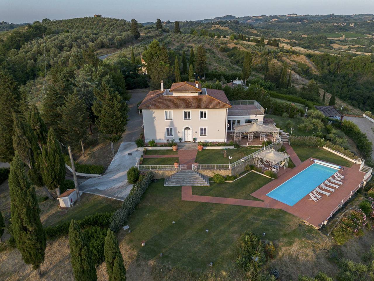 Spectacular villa with view in Certaldo, Chianti