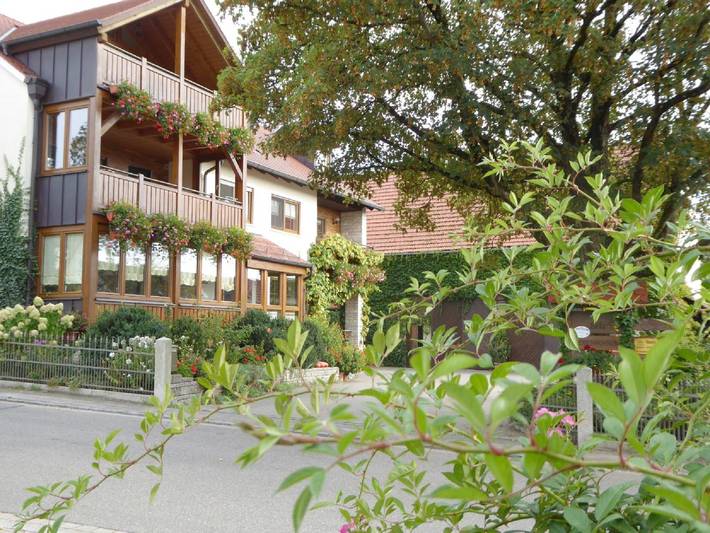 Ferienhaus für 3 Personen, mit Balkon/Terrasse und Garten in Haundorf - 2