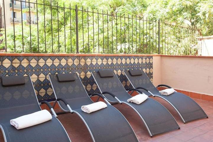 Dom dla 18 osób, z balkon w Barcelona