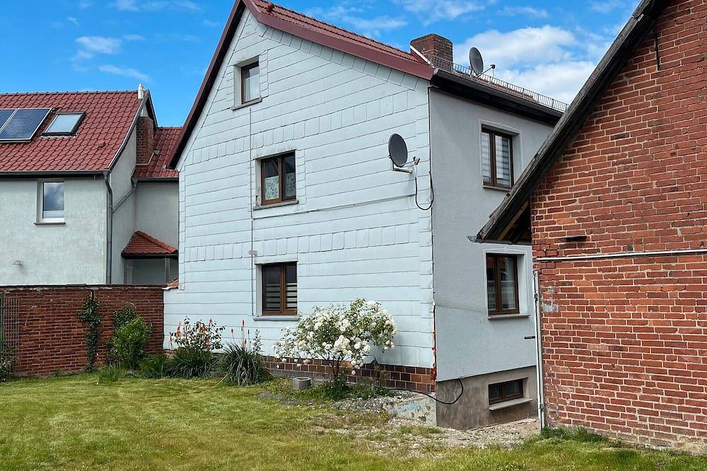 Ganze Wohnung, Ferienwohnung 'Veronika' mit Gemeinschaftsgarten und Wi-Fi in Leinefelde-Worbis, Region Eichsfeld