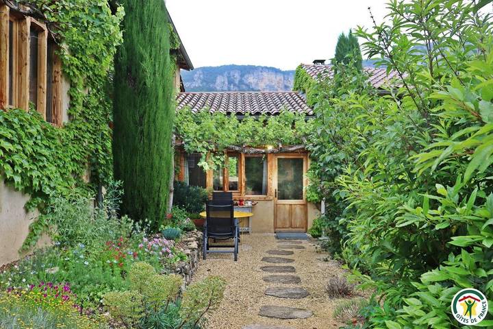 Gîte pour 2 personnes, avec terrasse dans le Vercors
