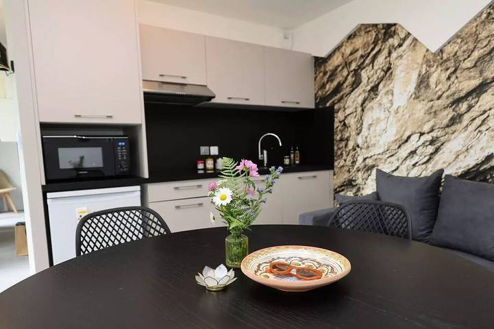 Location de vacances pour 6 personnes, avec terrasse à Sainte-Féréole