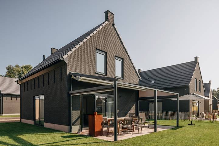 Villa für 6 Personen, mit Balkon/Terrasse und Terrasse sowie Garten und Kinderpool in Wolphaartsdijk