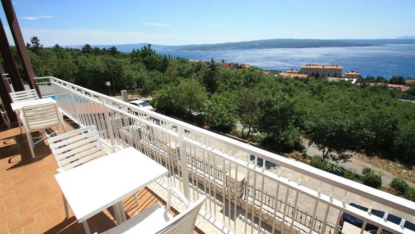 Ferienwohnung für 2 Personen, mit Pool und Garten in Crikvenica - 2