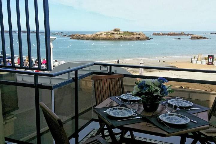 Appartement de vacances pour 4 personnes, avec piscine ainsi que jacuzzi et balcon