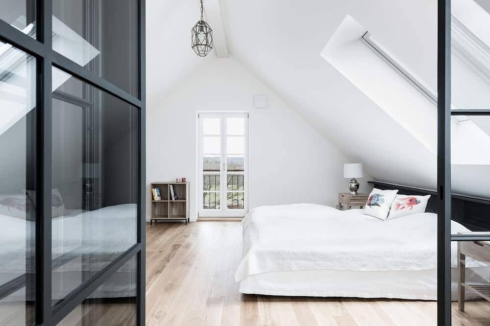Ganze Wohnung, Künstlerdorf Holzhausen/Ammersee, 5***** - Bezaubernde, großzügige Ferienwohnung in Utting, Ammersee