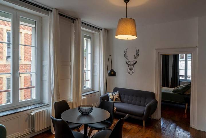 Gîte pour 4 personnes, avec vue dans Place Ducale Charleville Mezieres