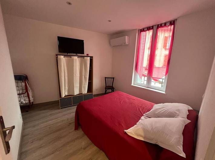 Hôtel pour 3 personnes, avec terrasse à Neussargues-Moissac - 2