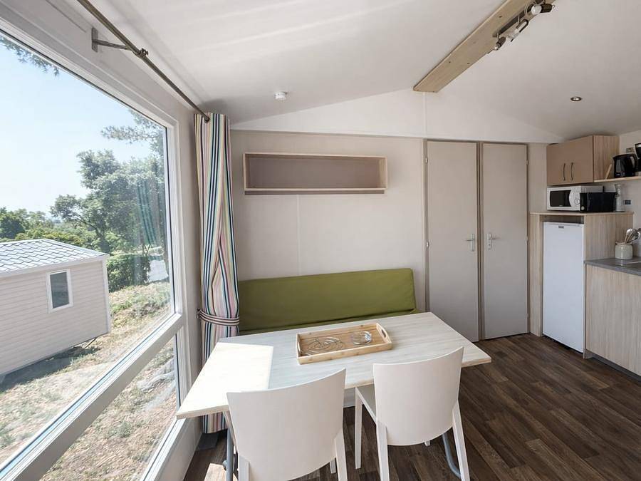 Camping Le Parc des Chênes - Mobilhome 4 personnes - Mobile Home Climatisé 2 chambres in La Croix-Valmer, Région de Draguignan