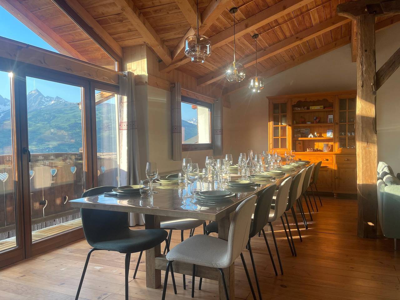 L'Hermine: Prachtig Savoyaards chalet met panoramisch uitzicht – tot 15 personen in Mâcot-la-Plagne, La Plagne-Tarentaise