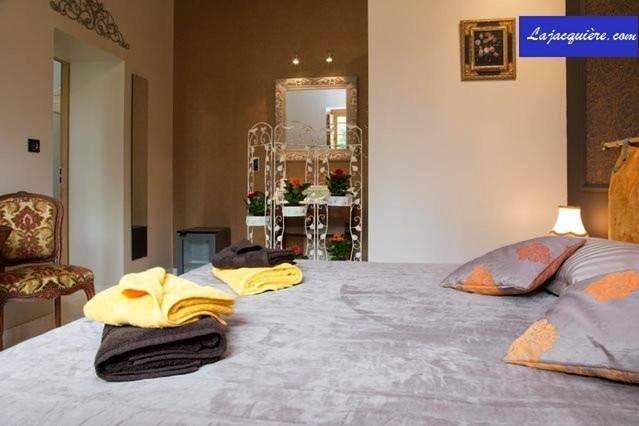 Double or Twin Room with Terrace in Chaumont-sur-Loire, Région de Blois