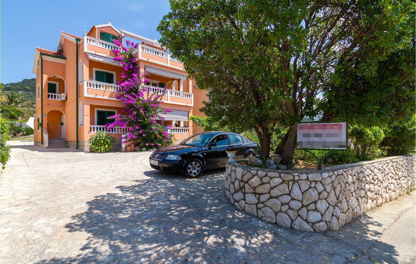 Ganze Ferienwohnung, Gemütliche 2-Zimmer-Wohnung in der Nähe der Küste und des Stadtzentrums mit WLAN und Terrasse in Barbat na Rabu, Rab