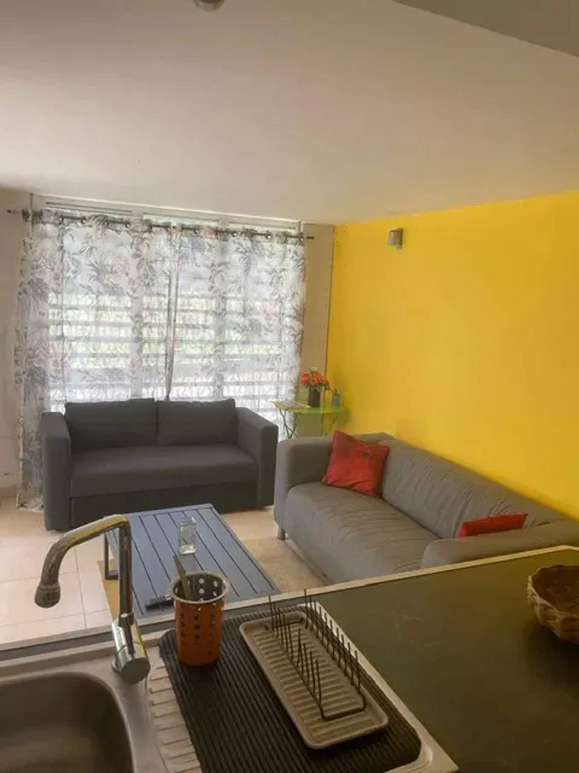 Ganze Wohnung, Apartment mit Terrasse in Fort-de-France 50 m² in Martinique