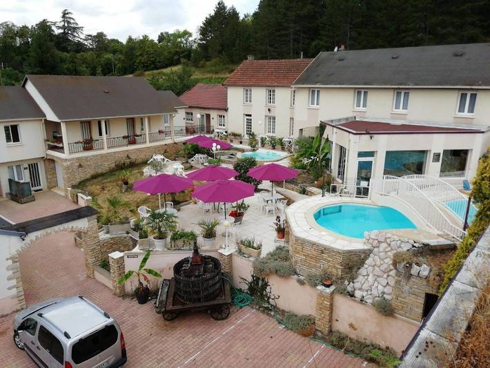 Hôtel pour 2 personnes, avec jardin et piscine ainsi que terrasse et vue à Savigny-lès-Beaune - 2