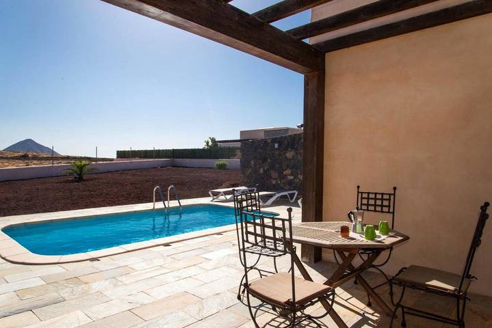 Albergue para 4 personas, con jardín además de vistas y piscina, Se admiten mascotas en Fuerteventura - 2