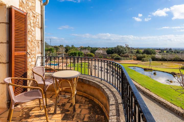 Casa de campo Can Bosco con piscina, Wi-Fi, aire acondicionado, jardín y terraza in San Lorenzo de Cardessar, Mallorca Este