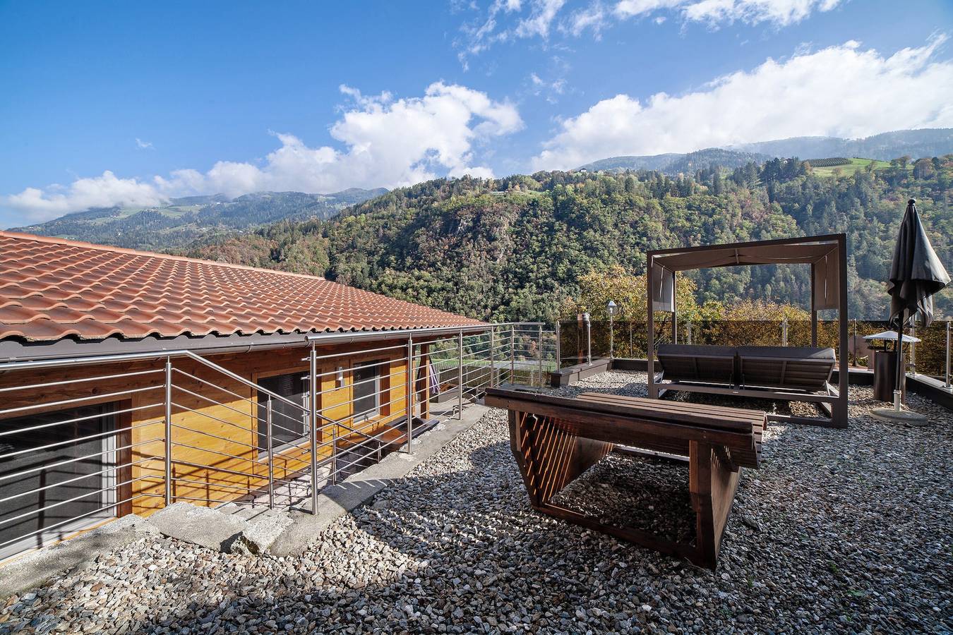 Chalet Rose con dos terrazas a distintos niveles y máxima privacidad in Rifiano, Val Passiria
