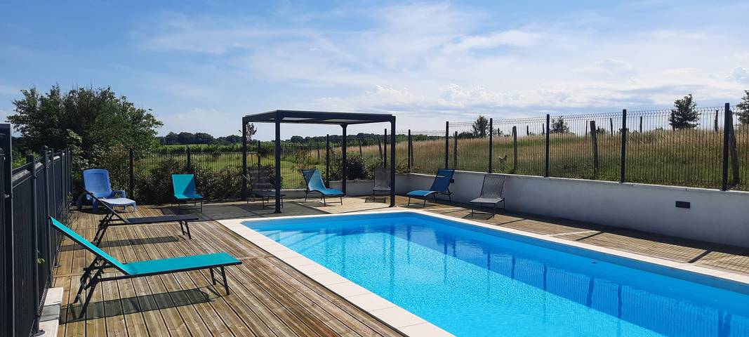 Gîte pour 4 personnes, avec jardin ainsi que piscine et terrasse dans le Gers - 3
