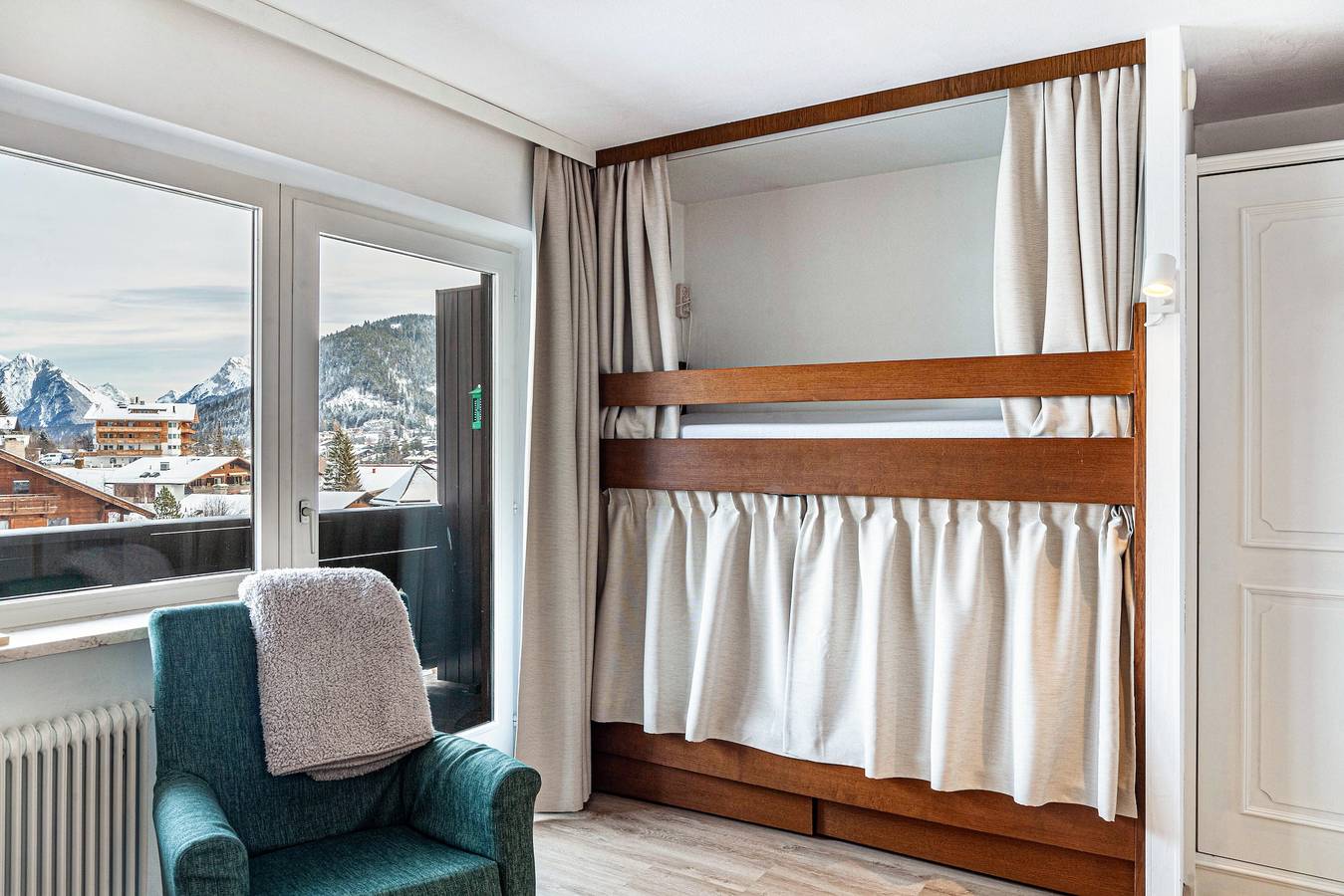 Appartement entier, Appartement 'Haus Excelsior Top 22' avec vue sur les montagnes, jardin partagé et Wi-Fi. in Seefeld in Tirol, District d'Innsbruck-Land