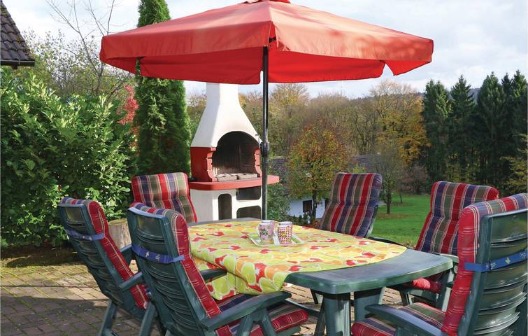Gemütliches Apartment mit Terrasse und Parkplatz in der Nähe des Ibra Centers in Kirchheim, Knüllgebirge