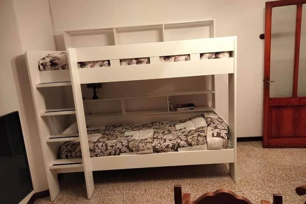 Grandma's House - Deluxe Room (2 Adults + 1 Child) in Casola in Lunigiana, Parco Regionale delle Alpi Apuane