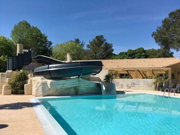 Tente pour 6 personnes, avec bassin pour enfant en Vendée