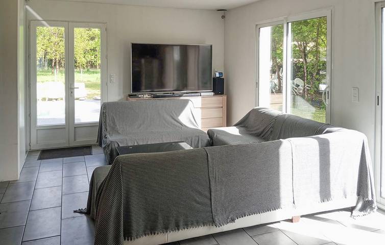 Location de vacances pour 7 personnes, avec terrasse ainsi que piscine et jardin, animaux acceptés à Talais - 4