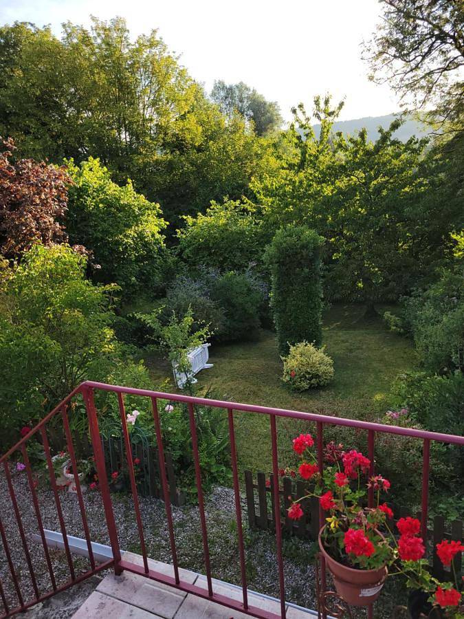 Location de vacances pour 5 personnes, avec vue ainsi que vue sur le lac et jardin à Arques-la-Bataille - 3