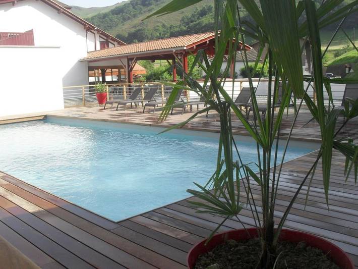 Hôtel pour 2 personnes, avec Terrasse et Jacuzzi ainsi que Jardin et Piscine